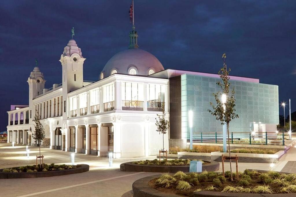 Hightide Seaside Apartment With Beach & Spanish City Views Whitley Bay Exterior foto